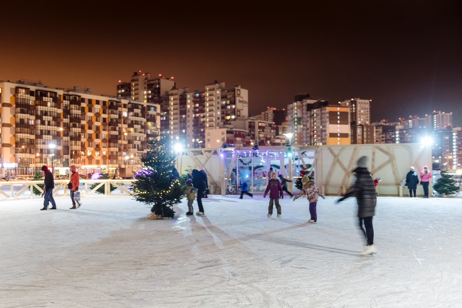 В Мега Парке открылся каток – Заневское городское поселение